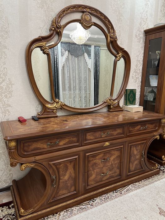 Продам Гостиный гарнитур сервант. Цена 200000тг