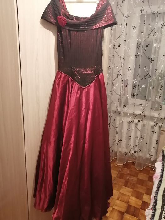 Продаю вечерние платья