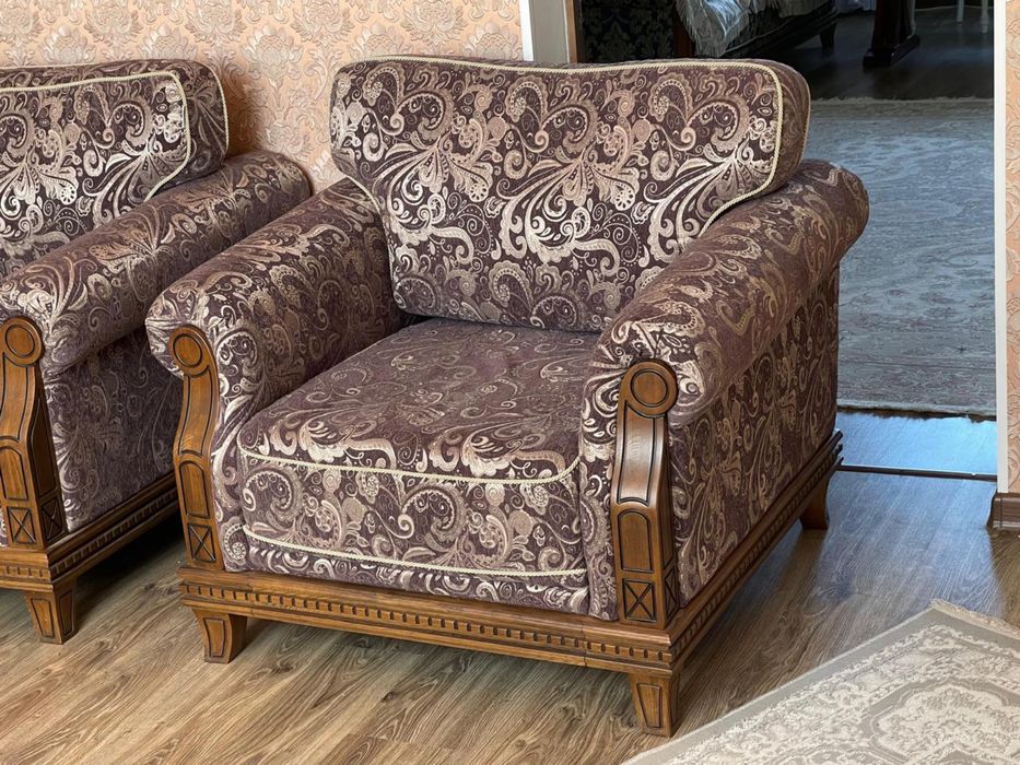 Продам диваны, стулья и кресло