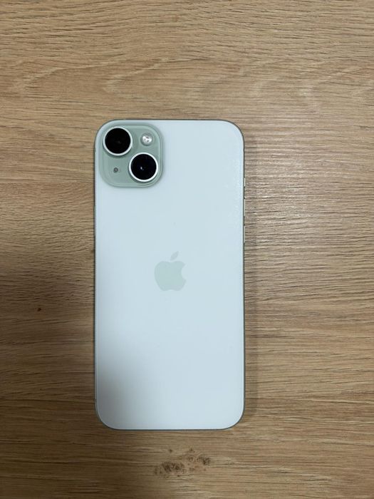 iphone 15 plus  :Green
