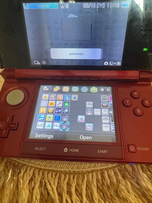Consolă Nintendo 3DS Modată (Meniu în Engleză) + Stylus Original Metalic