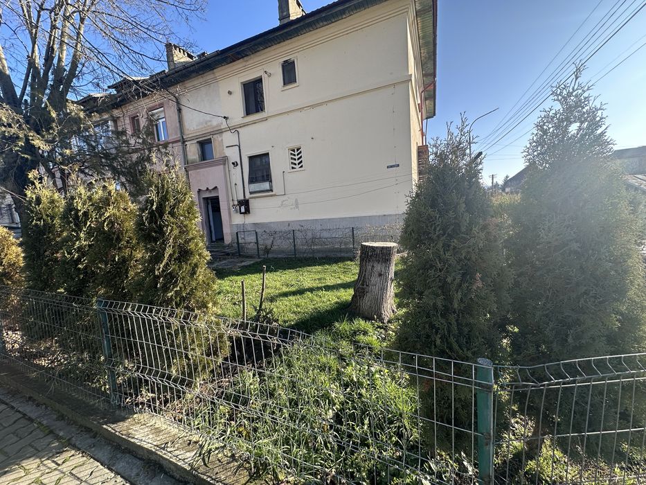 Vand apartament in bloc-tip vila-Str.Smirdan, Plopeni.