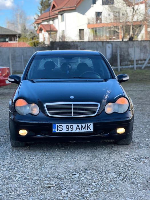 Vand  Mercedes benz C class 220  cu acte la zi f