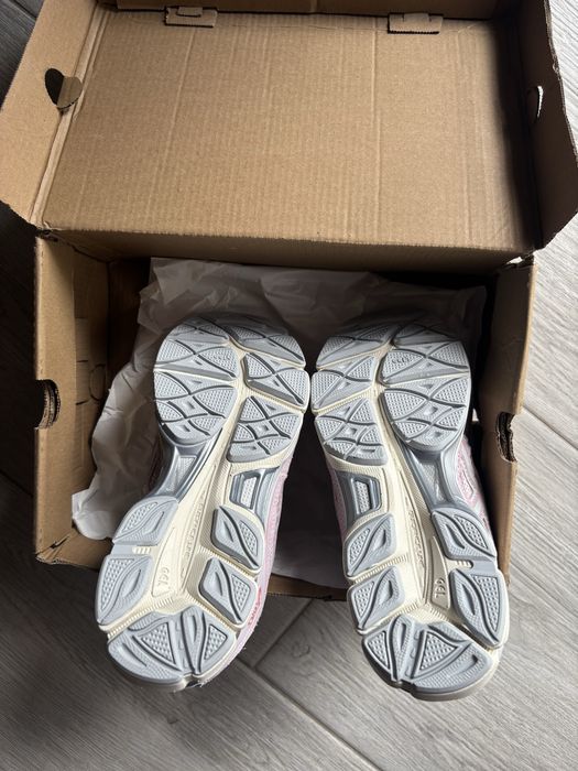 Asics gel nyc  cream rose