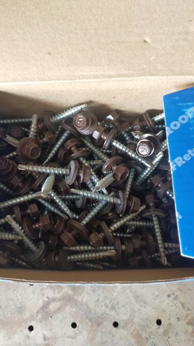 Продам саморезы кровельные