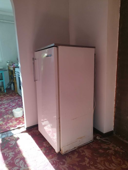 Холодильник работает нормально