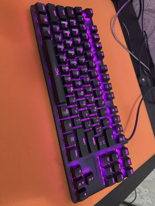 Продам игровую клавиатуру HyperX