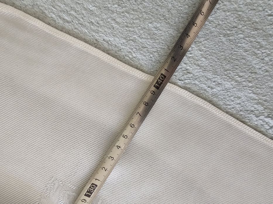 Скатерть из ткани размер 135×140