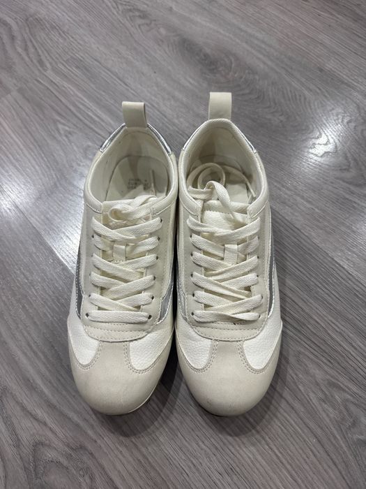 Бели пролетно-ленти кецки