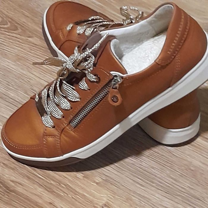 Дамски сникъри ARA