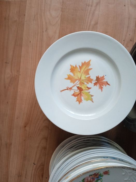 Отдам тарелки дешево