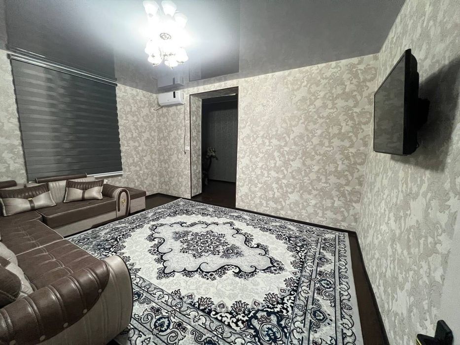 Сдается 2х комнатная квартира 
С обстановкой 
В горде Алмалыке