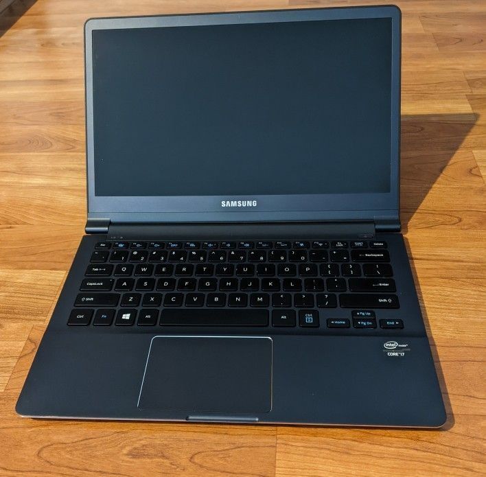 Laptop samsung 1150g slim i7 (fara ssd inclus)