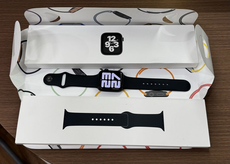 Apple Watch SE 2,44 мм,Торг