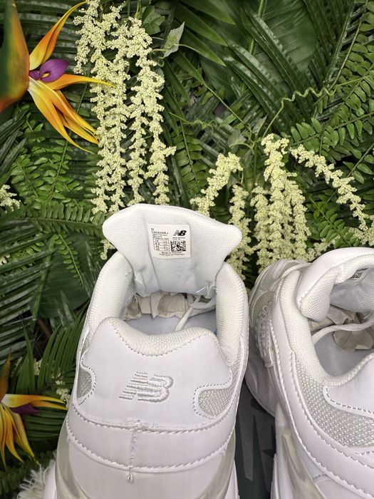 New Balance 9060 Triple White