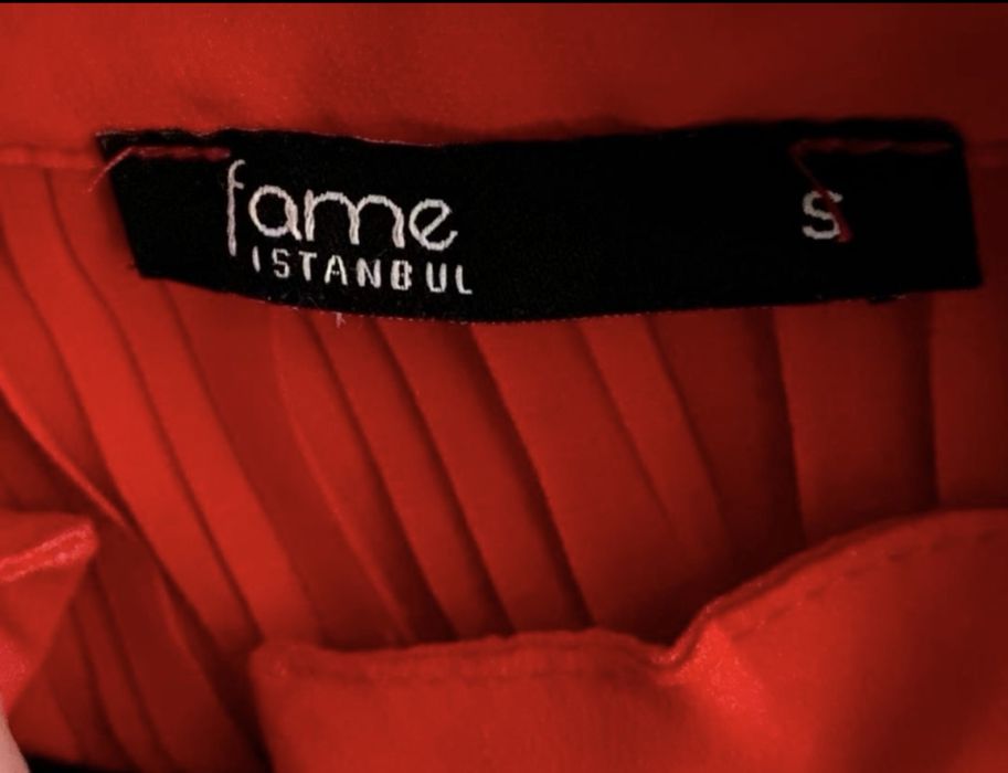 красное шифоновое платье