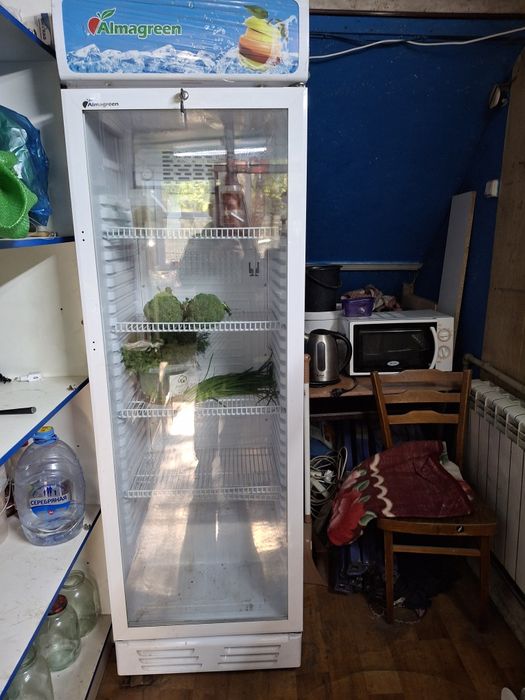 Холодильник почти новый