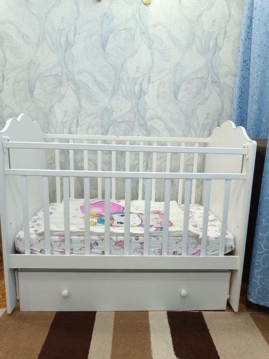 Продам детскую кроватку