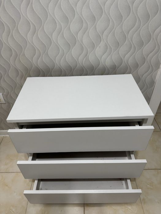 Небольшой комод