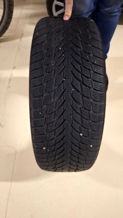 Vand 4 anvelope  iarna Nokian 225/55/17,