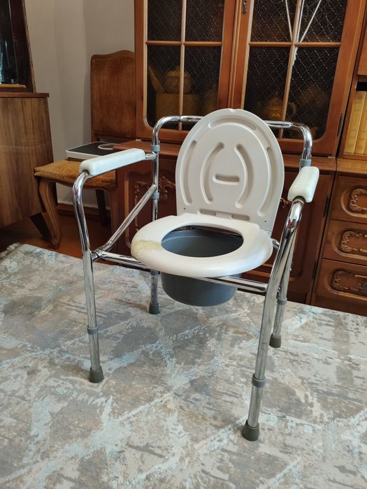 Санитарное кресло-унитаз