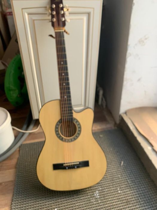 Гитары б/у продается