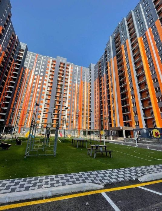 Квартира сотилади -1 этаж полуподвал сокилни этаж