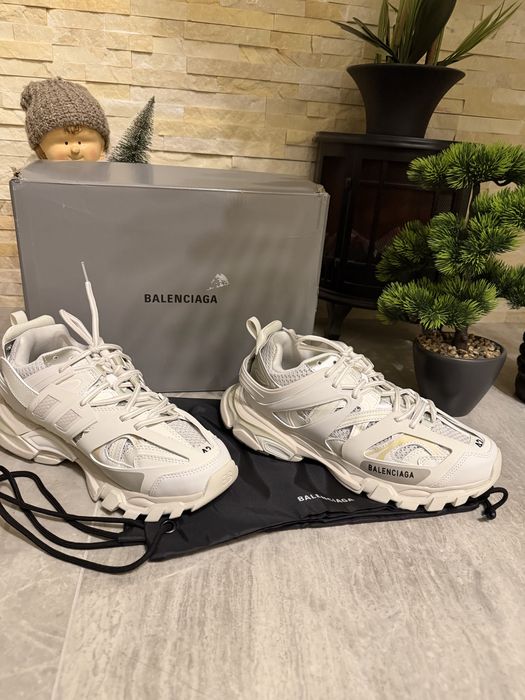 Vand Adidași Balenciaga Track – alb