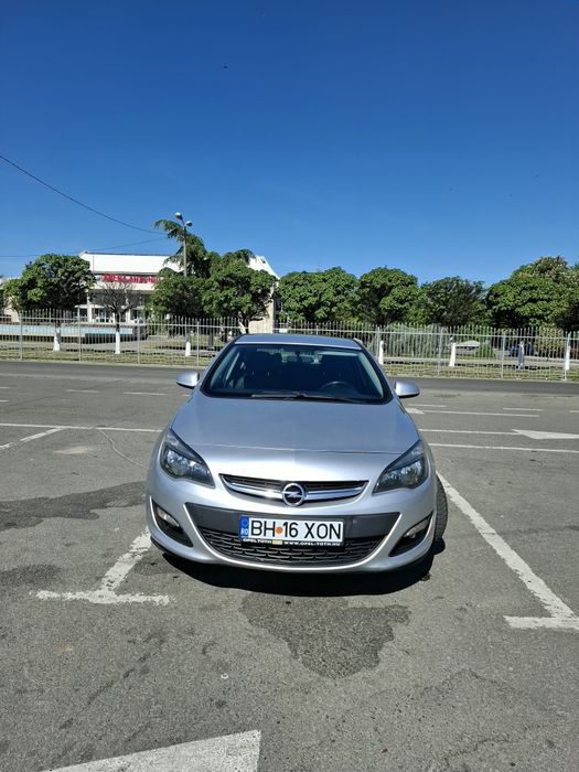 Opel astra sedan 2017