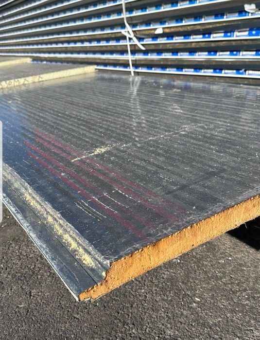 Vând panouri calitatea 2 . 5 cm