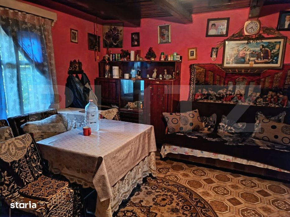 Casa cu 2 camere cu Anexe