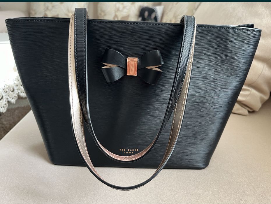 Нова чанта Тед Бейкър