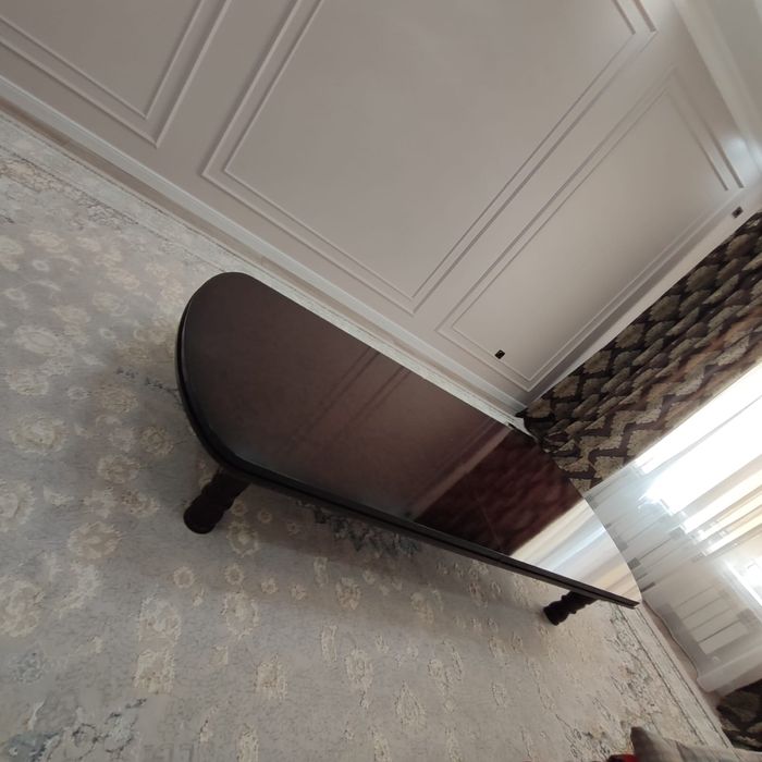 Продоется стол 2х2,5 в хорошом состаяние