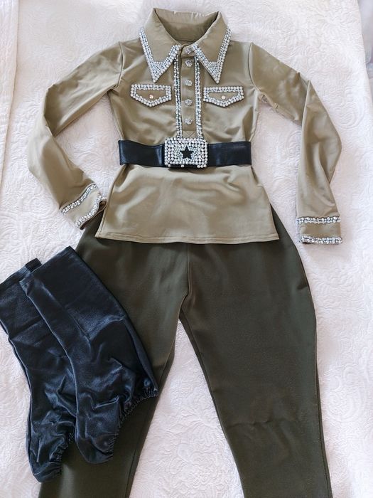 Костюм для фигурного катания