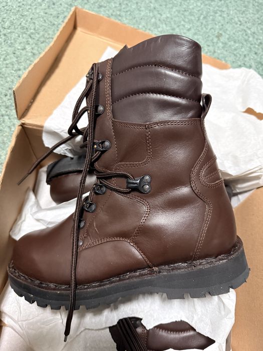 Bocanci militari de iarna