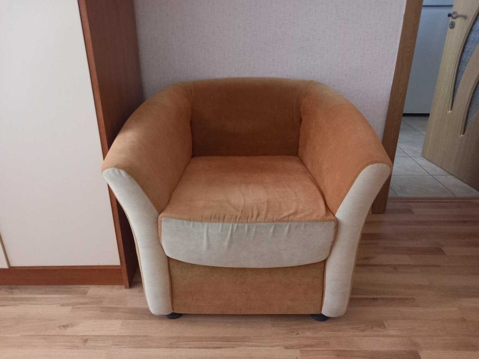 Разтегателен кръгъл диван с 2 фотьоила