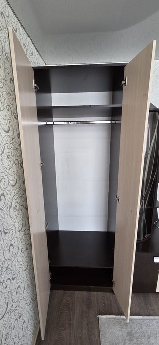 Продаётся шкаф-горка