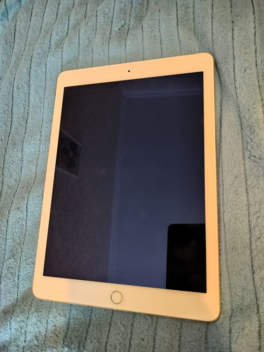 Ipad air 2 продам