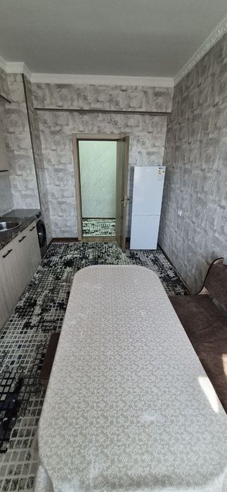 Трастбанк ёнидаги куп каватли уйни 4 каватидаги уйимиз сотидади