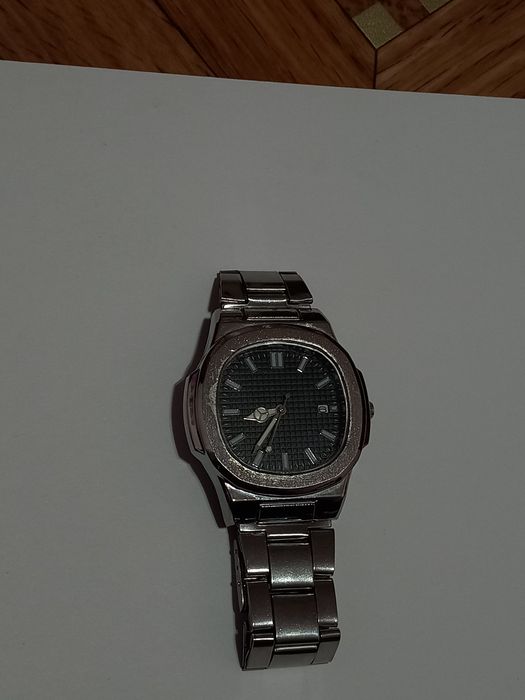 Прода часы новые