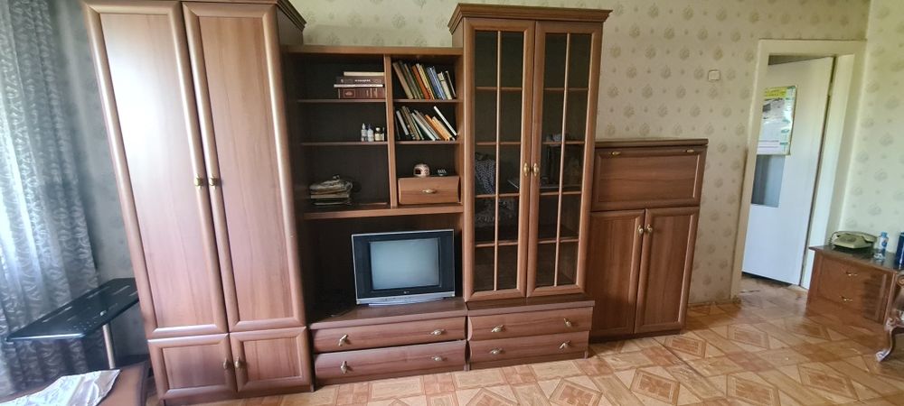 Продам стенку/ шкаф в зал