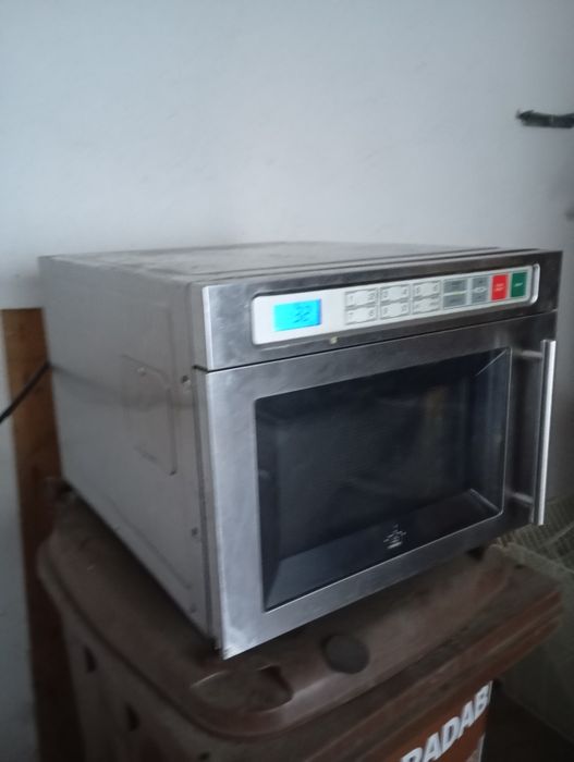 Cuptor microunde Gastro Profesional