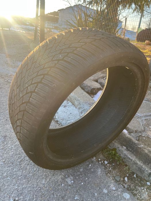 Зимна гума 255/35 R20