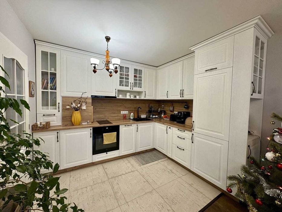 Продава се Тристаен апартамент в София, Дружба 1 - 83 кв.м за 1988 €/кв.м - Снимка #4