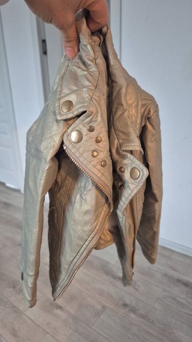 Продам детскую куртку-косуху