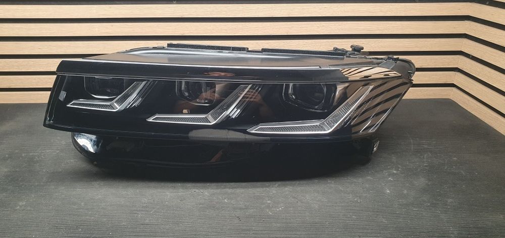 Vw Touareg 3 III 761 lift far stanga full led matrix facelift