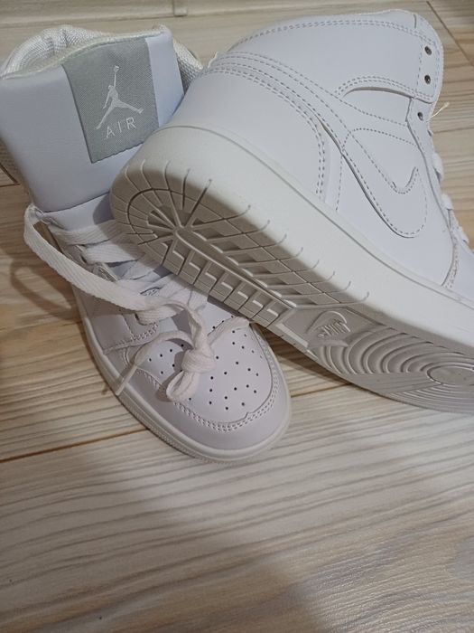 Крассовки новый 37