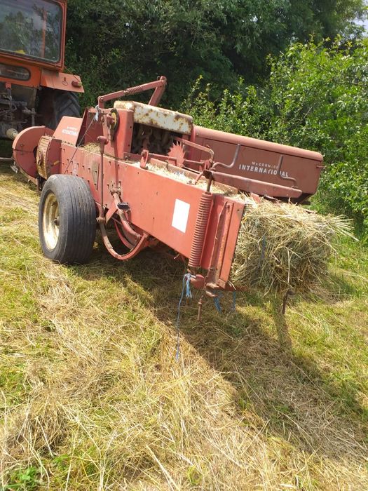 Vand presa de baloti dreptunghiulari mc cormik international