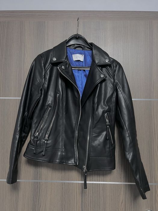 Дамско кожено яке Reserved