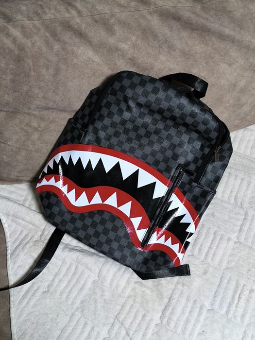 Продам новый рюкзак sprayground